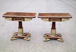 四重ベースのRegencyカードテーブルのペア、c.1810（ローズウッドと金箔）